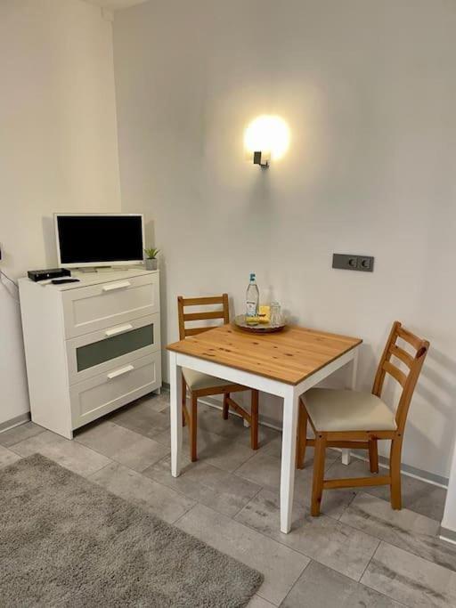 Casa Giulia 2 Zimmer Nahe Giessen, Kueche, Bad, Wlan, Parkplatz Krofdorf-Gleiberg Eksteriør bilde