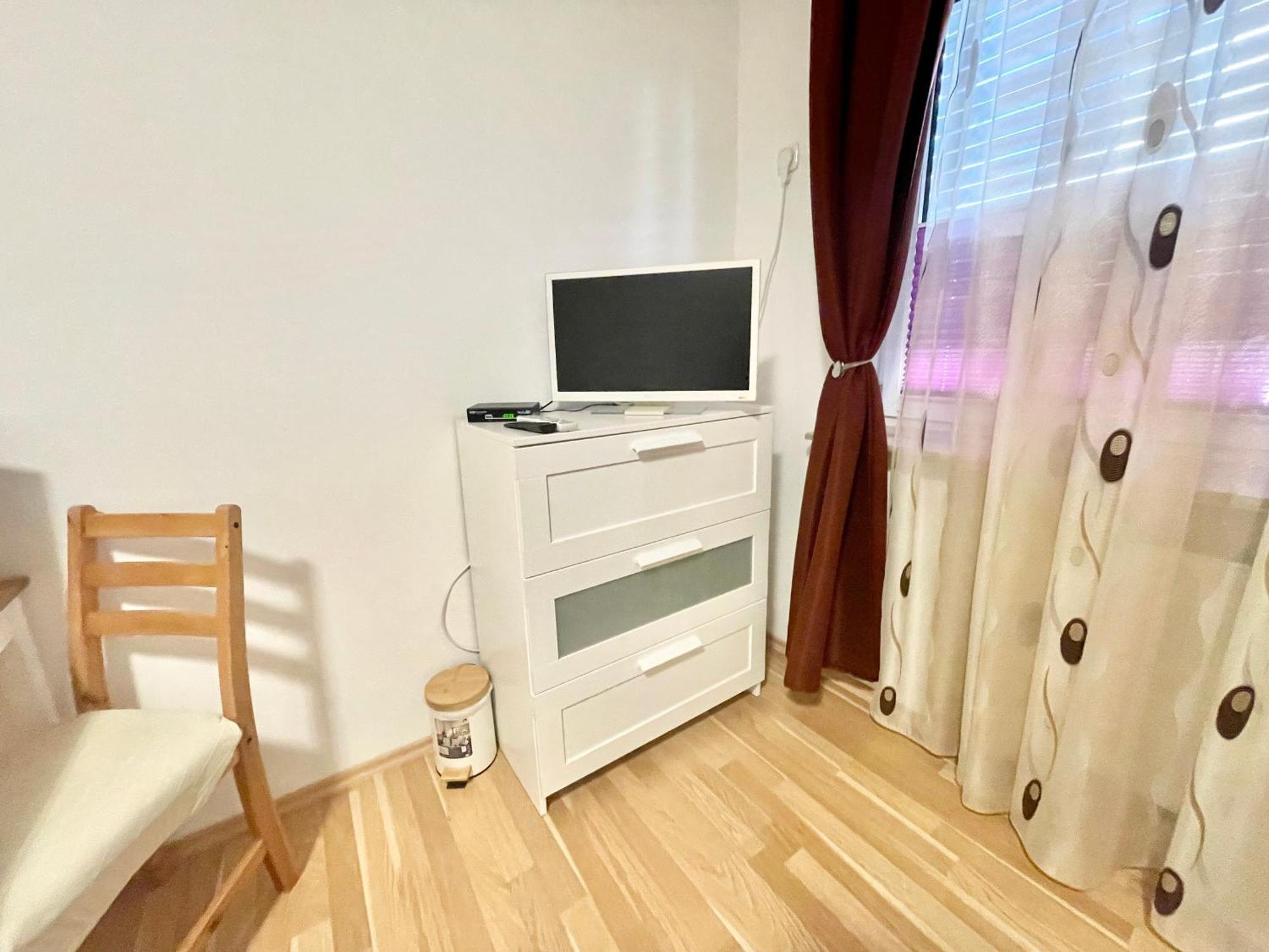 Casa Giulia 2 Zimmer Nahe Giessen, Kueche, Bad, Wlan, Parkplatz Krofdorf-Gleiberg Eksteriør bilde